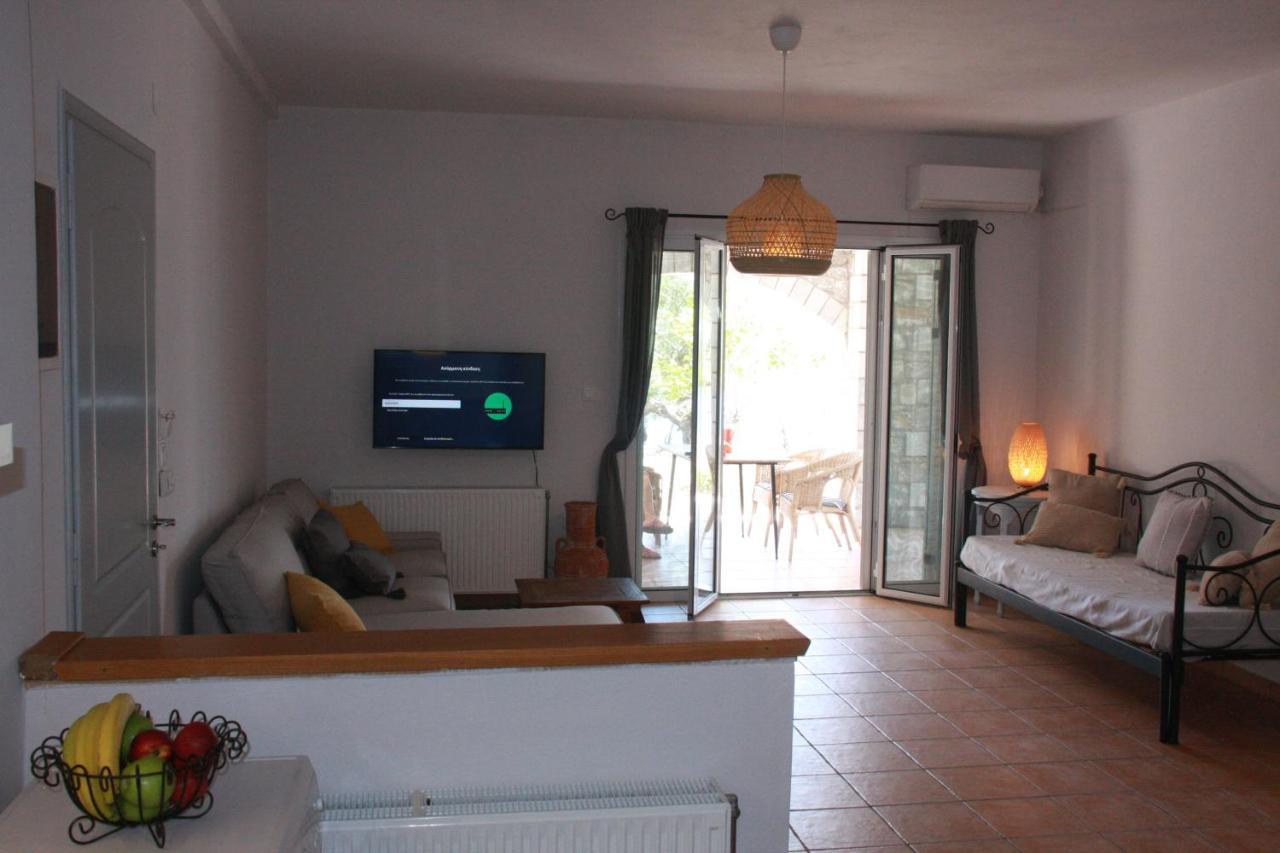 Sea And Mountain View Villa Kalamata Exterior photo